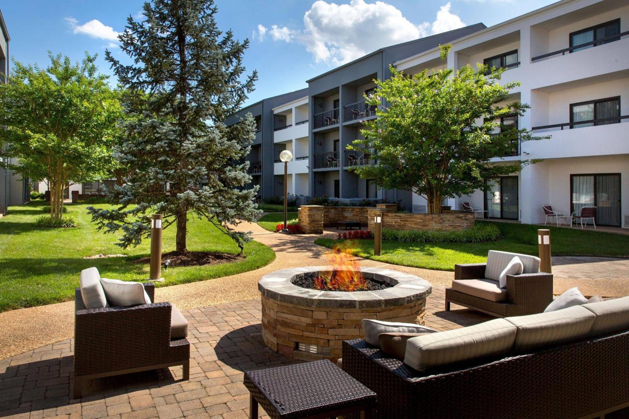 Courtyard By Marriott Dulles Airport Herndon/Reston Exterior foto